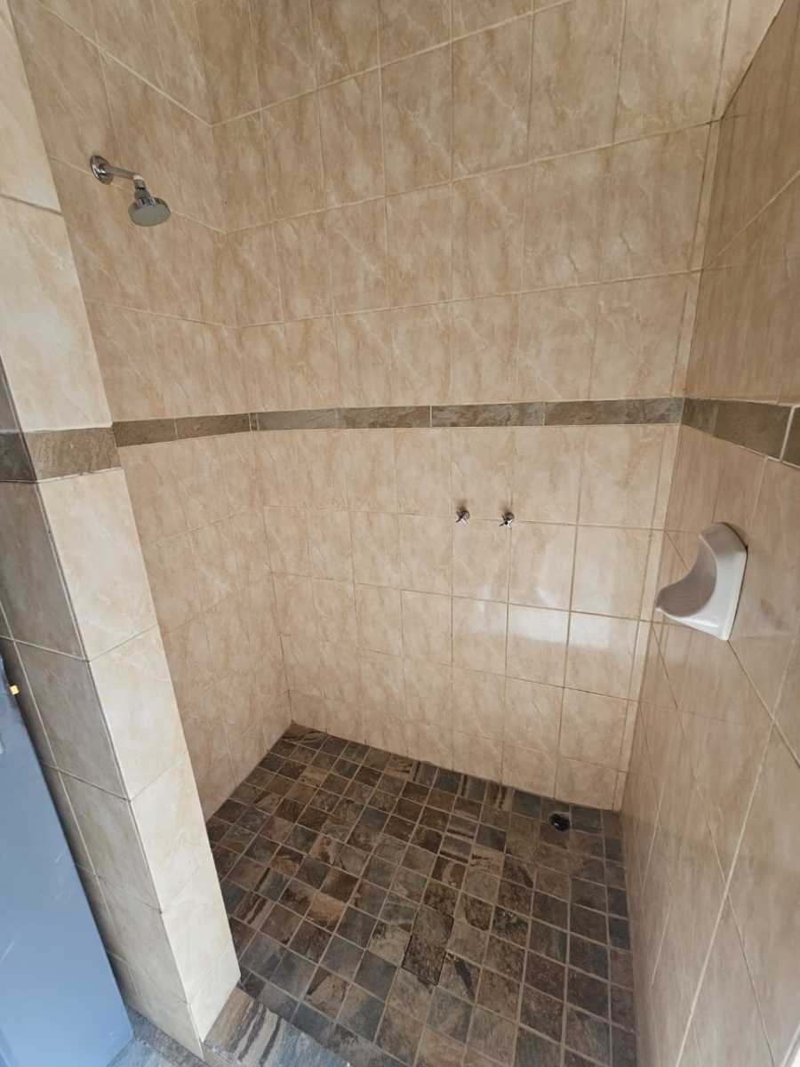 5 Bedroom Property for Sale in Bloemhof North West